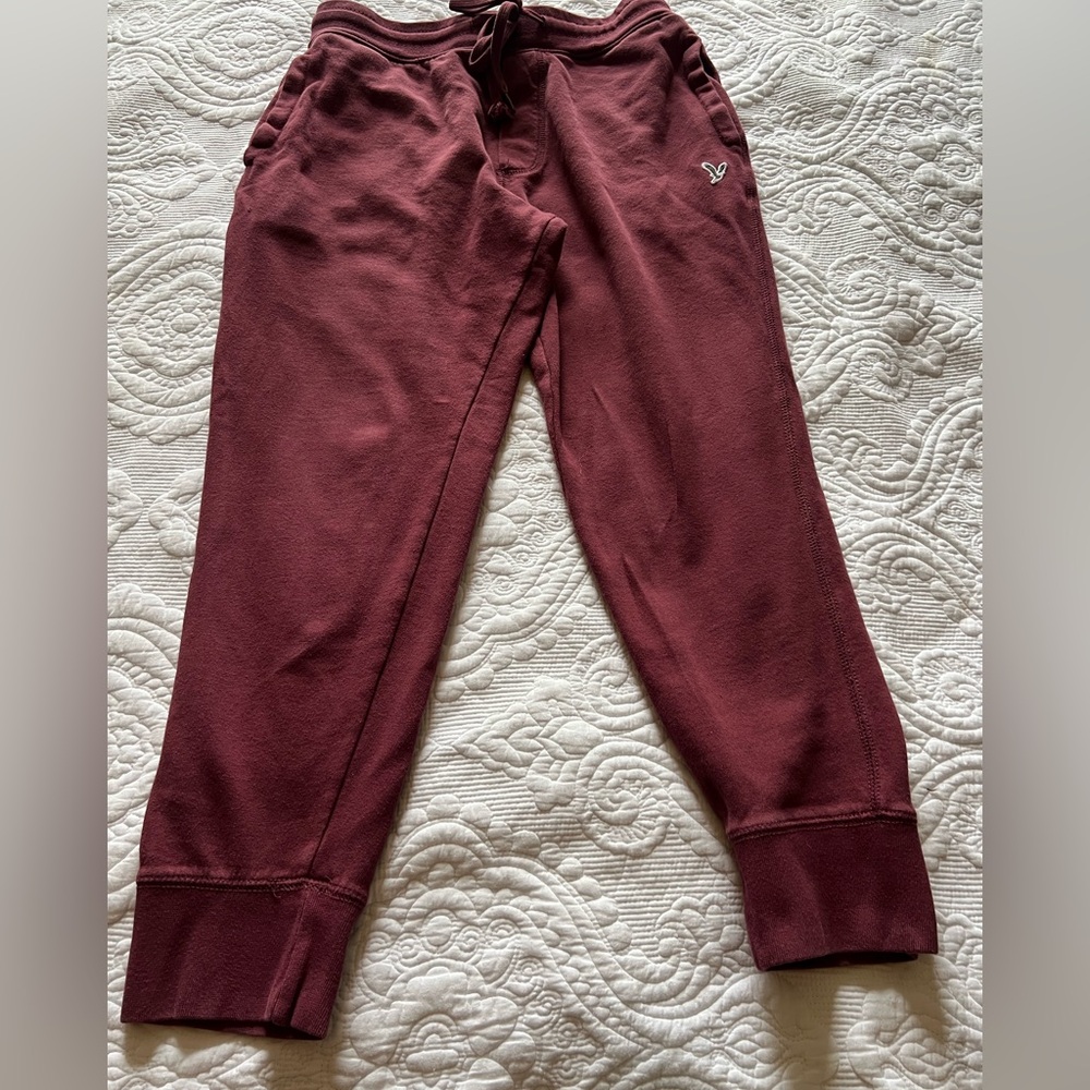 American Eagle men’s joggers